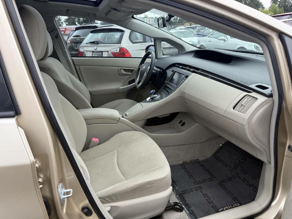 2010 Toyota Prius Image 11