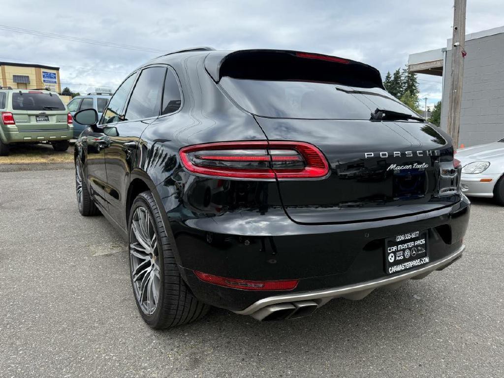 2015 Porsche Macan Image 9