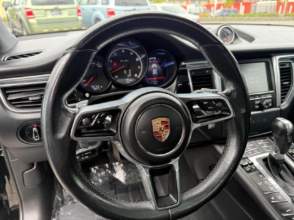 2015 Porsche Macan Image 11