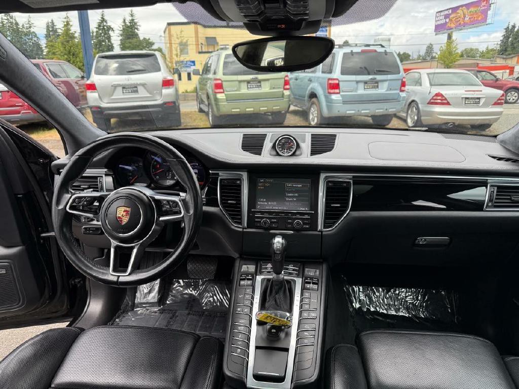 2015 Porsche Macan Image 15