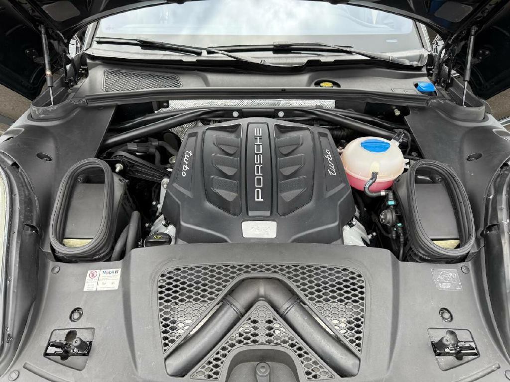 2015 Porsche Macan Image 17