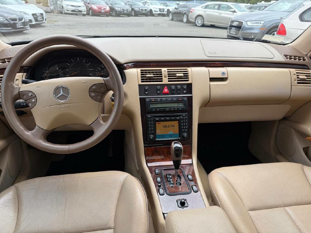 2001 Mercedes-Benz E-Class Image 10