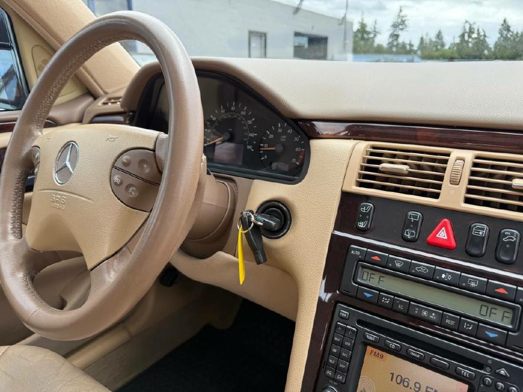 2001 Mercedes-Benz E-Class Image 14