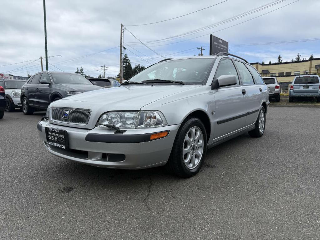 2002 Volvo V40 Image 2