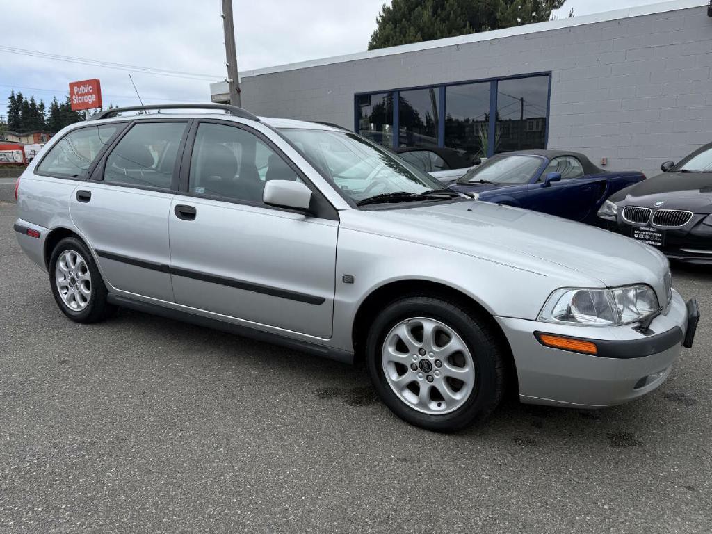 2002 Volvo V40 Image 3