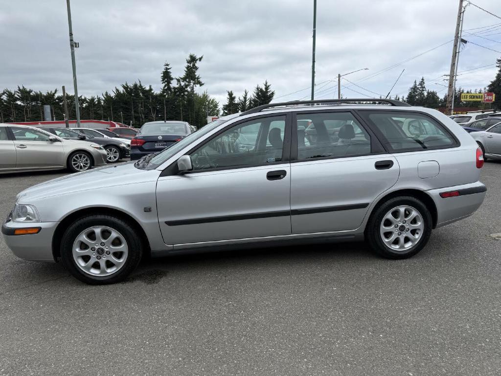 2002 Volvo V40 Image 6