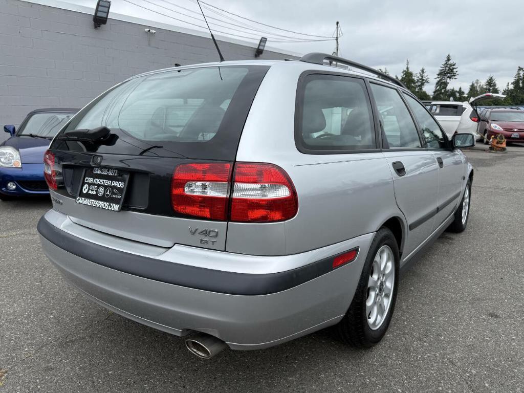 2002 Volvo V40 Image 13