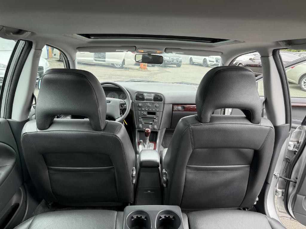 2002 Volvo V40 Image 19