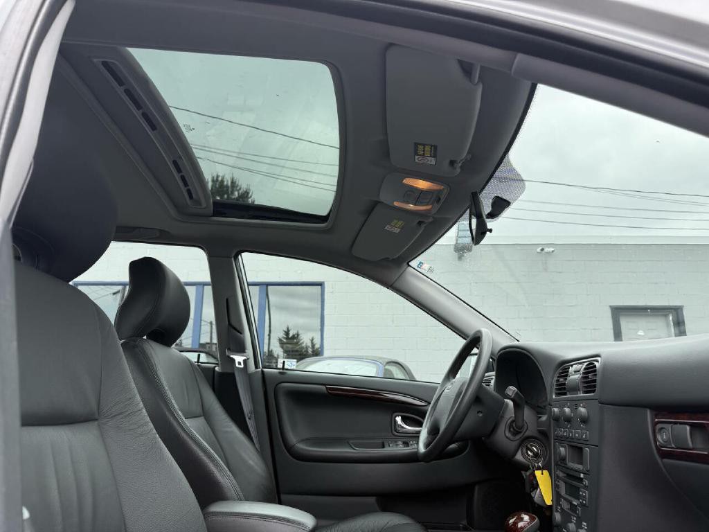 2002 Volvo V40 Image 21