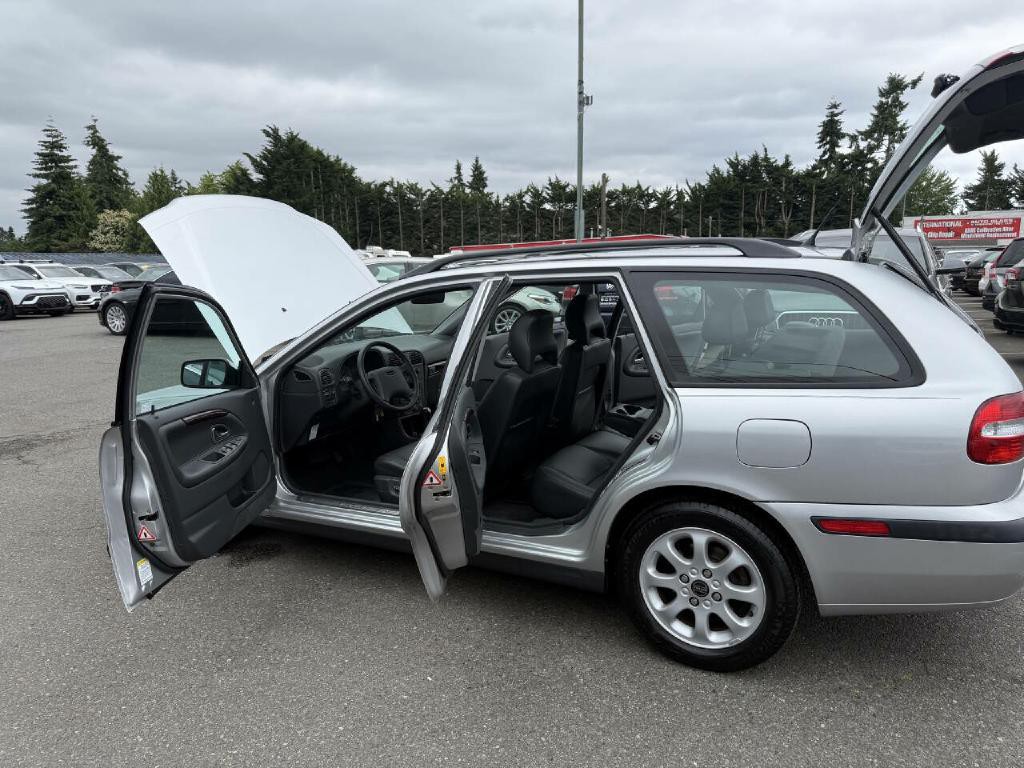 2002 Volvo V40 Image 34
