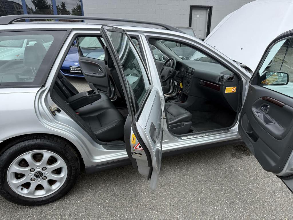 2002 Volvo V40 Image 36