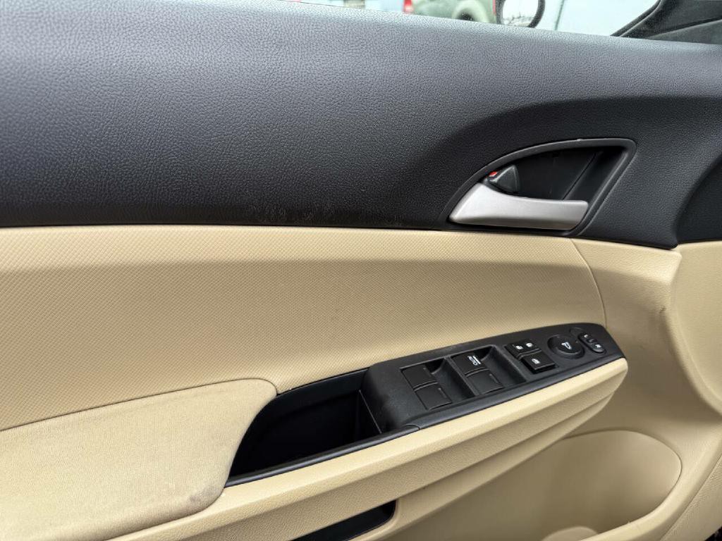 2011 Honda Accord Image 16