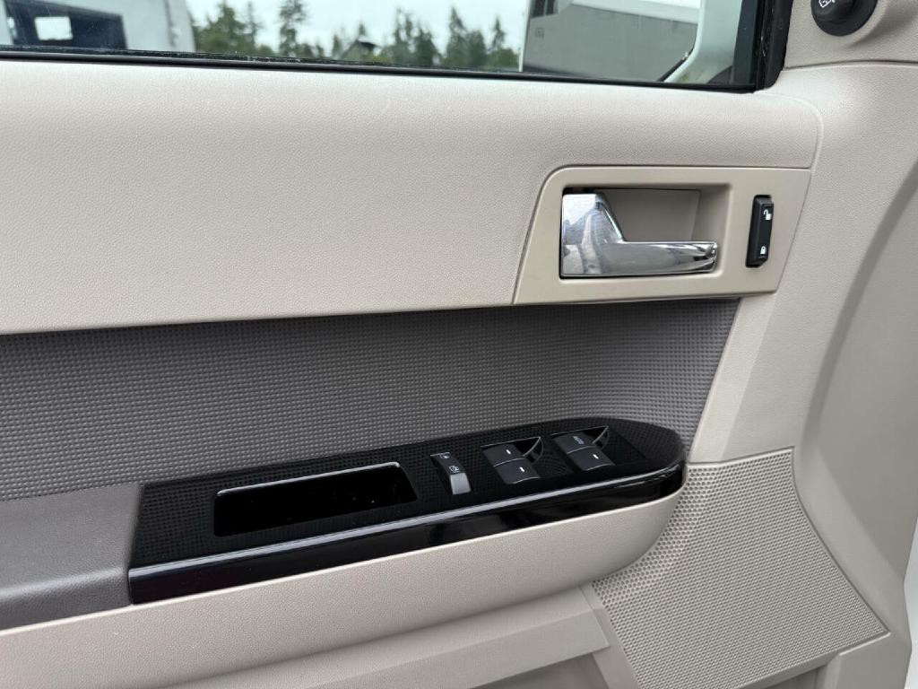 2010 Ford Escape Image 21