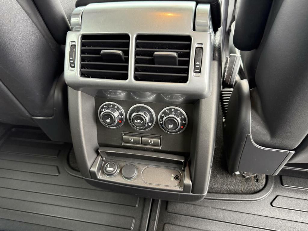 2010 Land Rover Range Rover Image 24