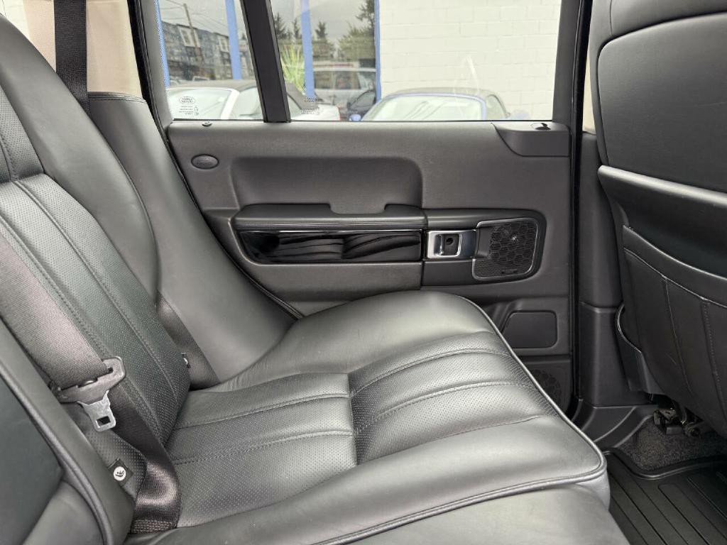 2010 Land Rover Range Rover Image 25