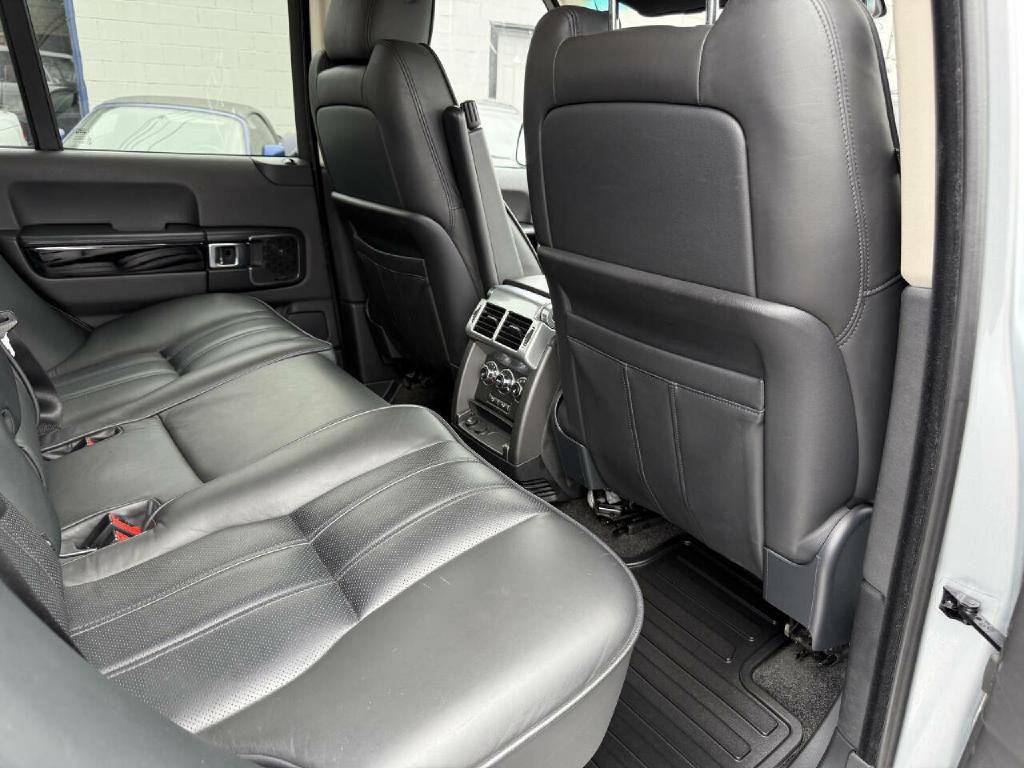2010 Land Rover Range Rover Image 30