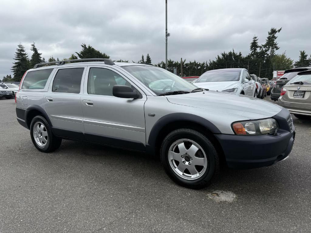 2003 Volvo XC70 Image 1