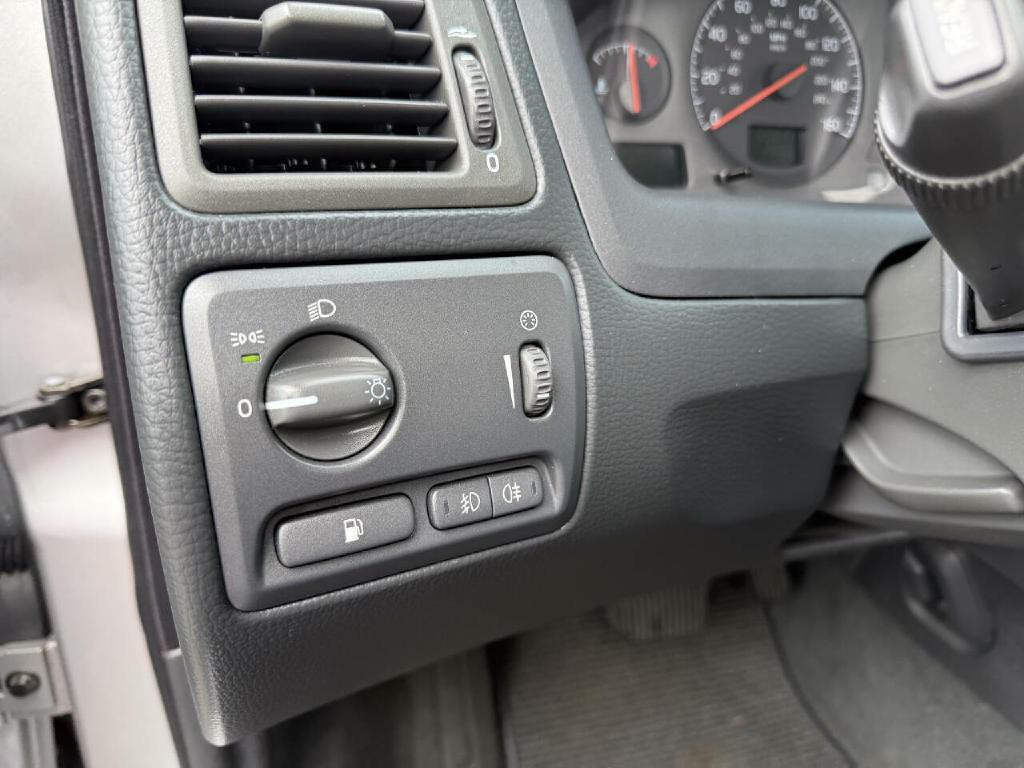 2003 Volvo XC70 Image 16