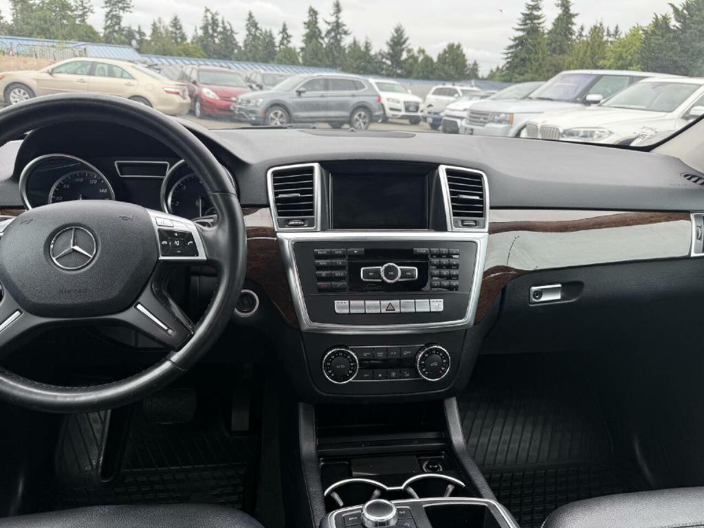 2012 Mercedes-Benz M-Class Image 17