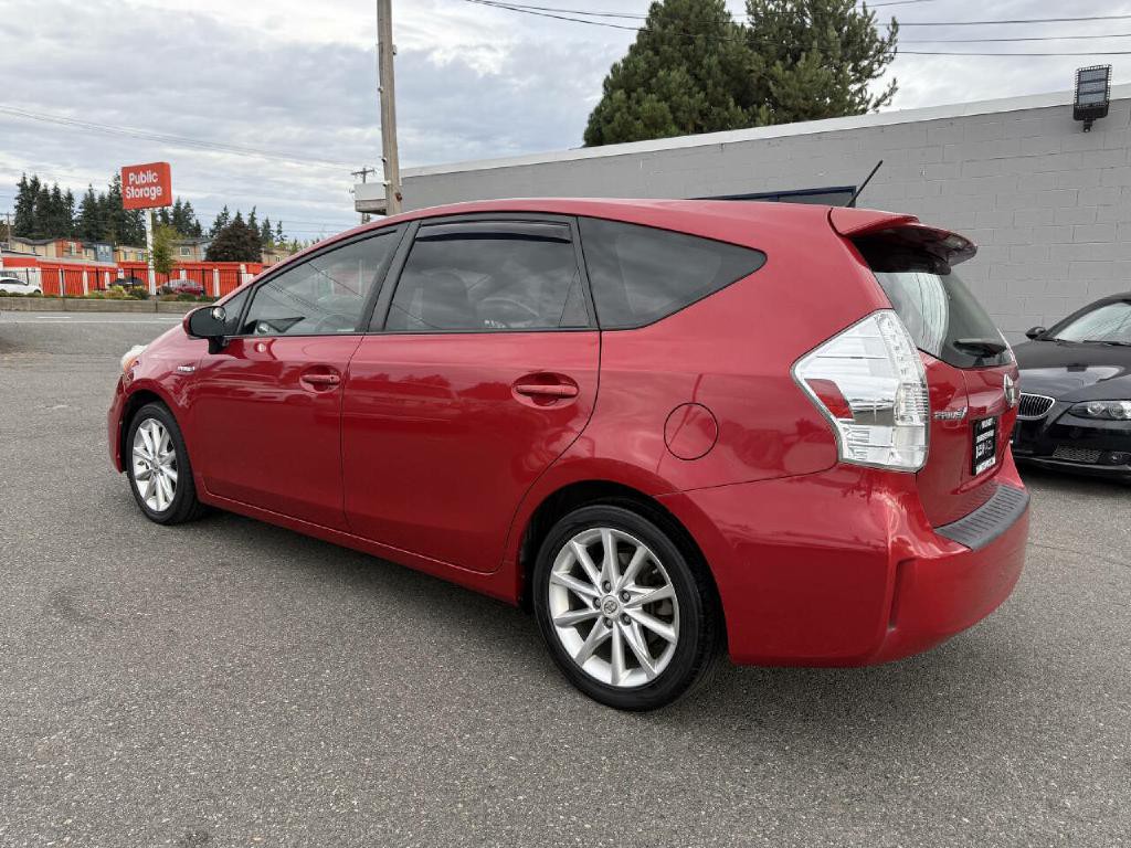 2013 Toyota Prius Image 15