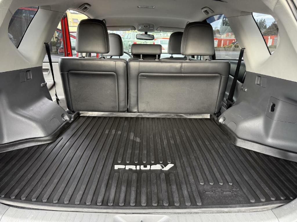 2013 Toyota Prius Image 23