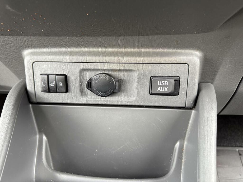 2013 Toyota Prius Image 25