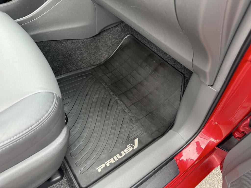 2013 Toyota Prius Image 29