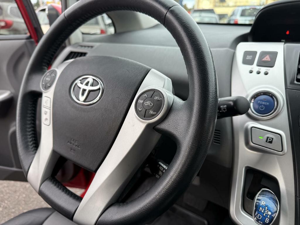 2013 Toyota Prius Image 31