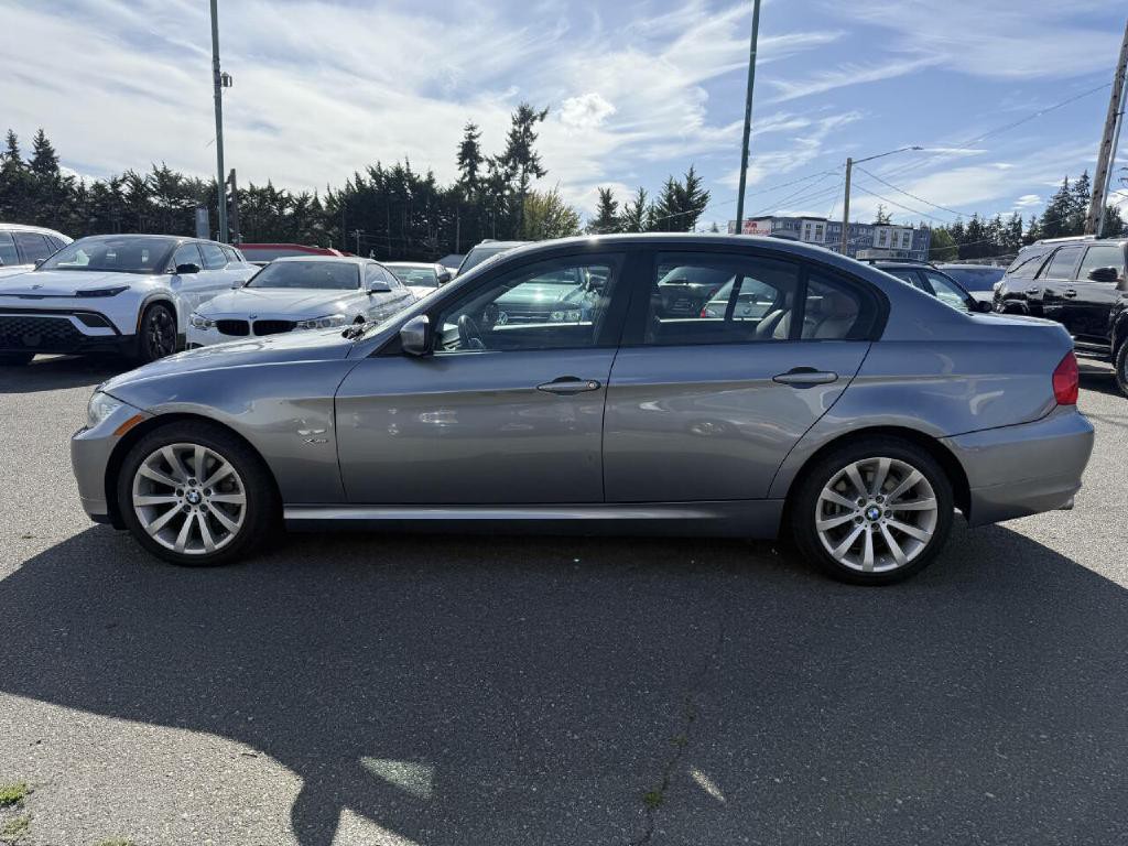 2011 BMW 3 Series Image 4