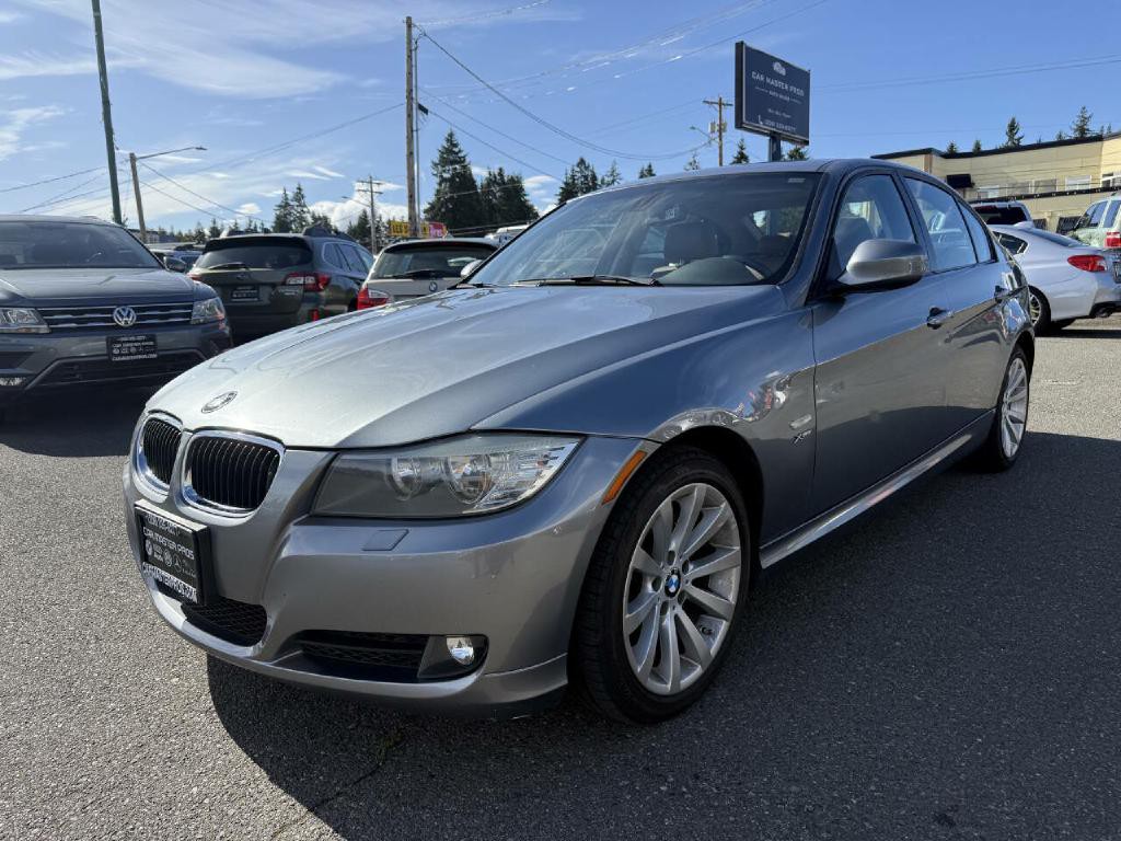 2011 BMW 3 Series Image 9