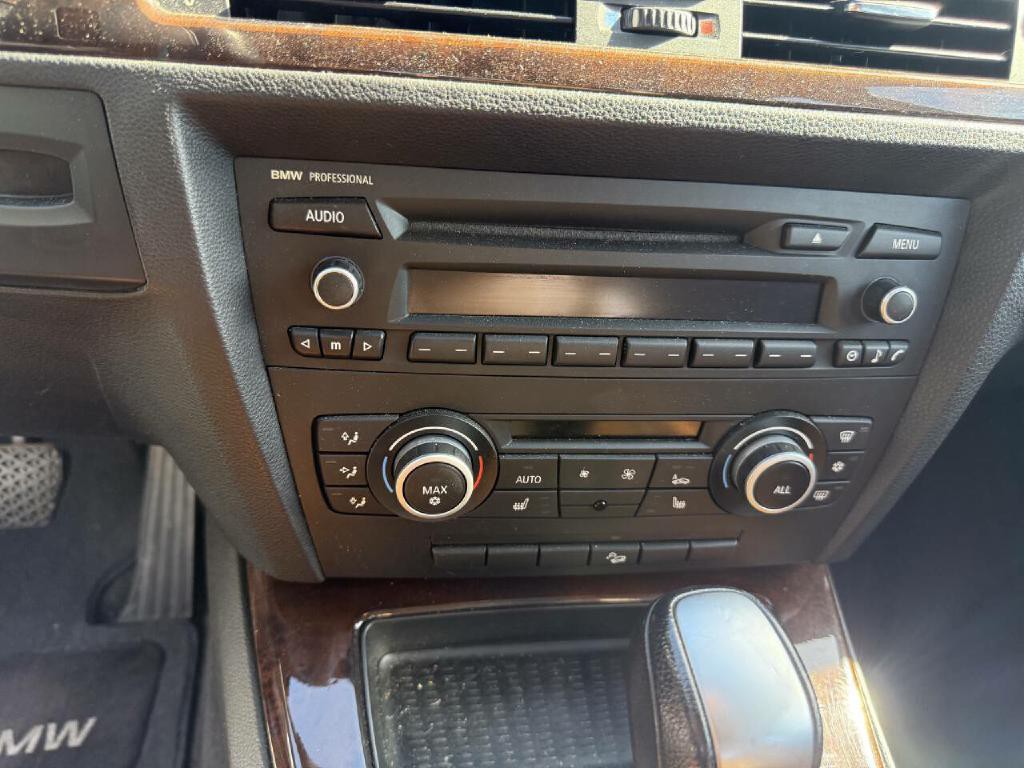 2011 BMW 3 Series Image 15