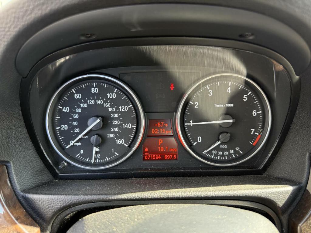 2011 BMW 3 Series Image 18