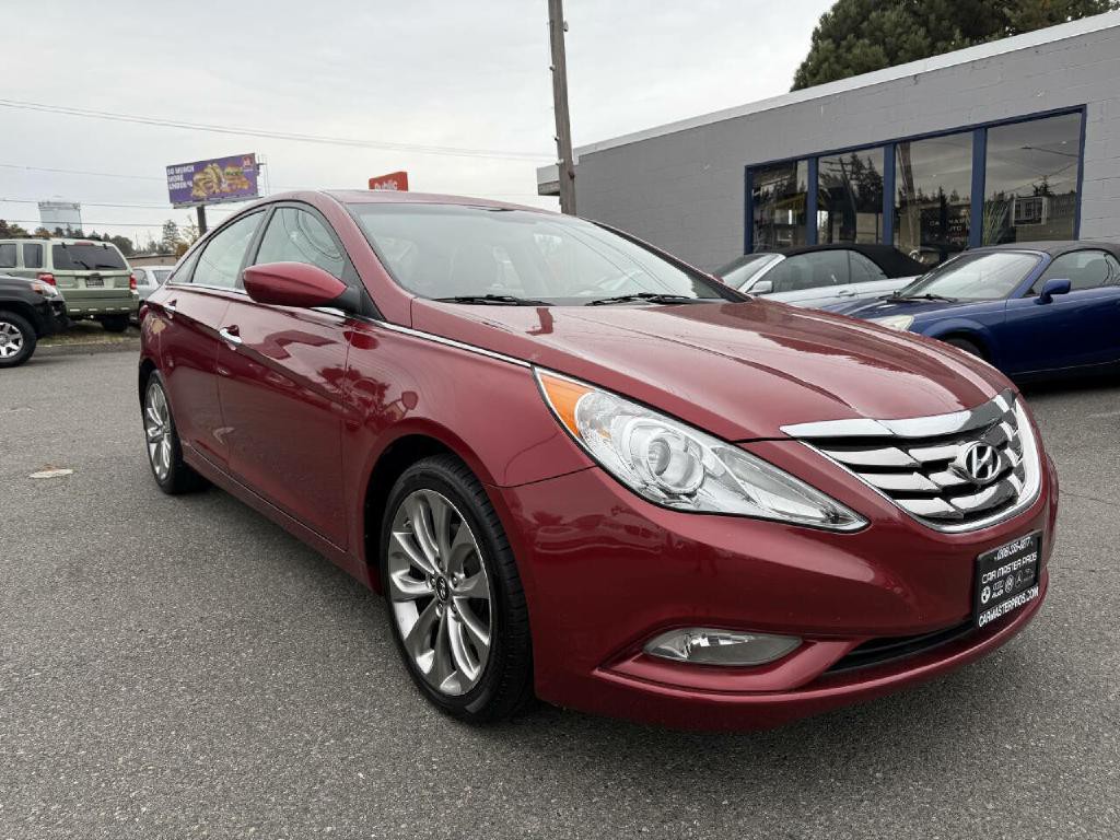 2013 Hyundai Sonata Image 2
