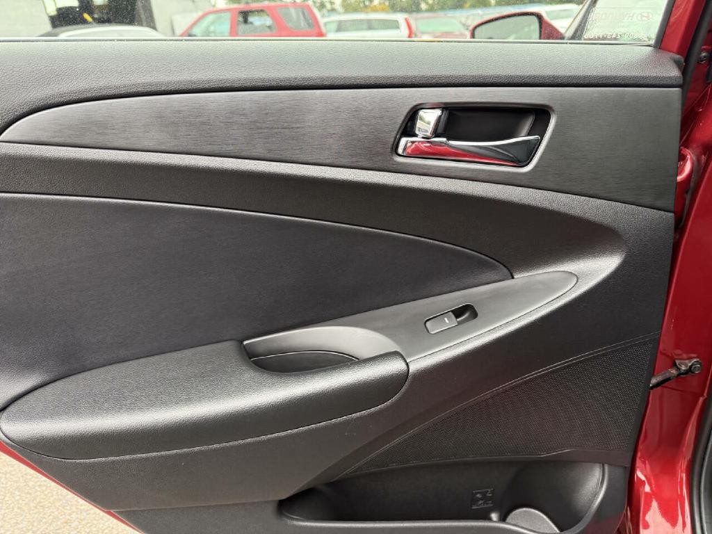 2013 Hyundai Sonata Image 16