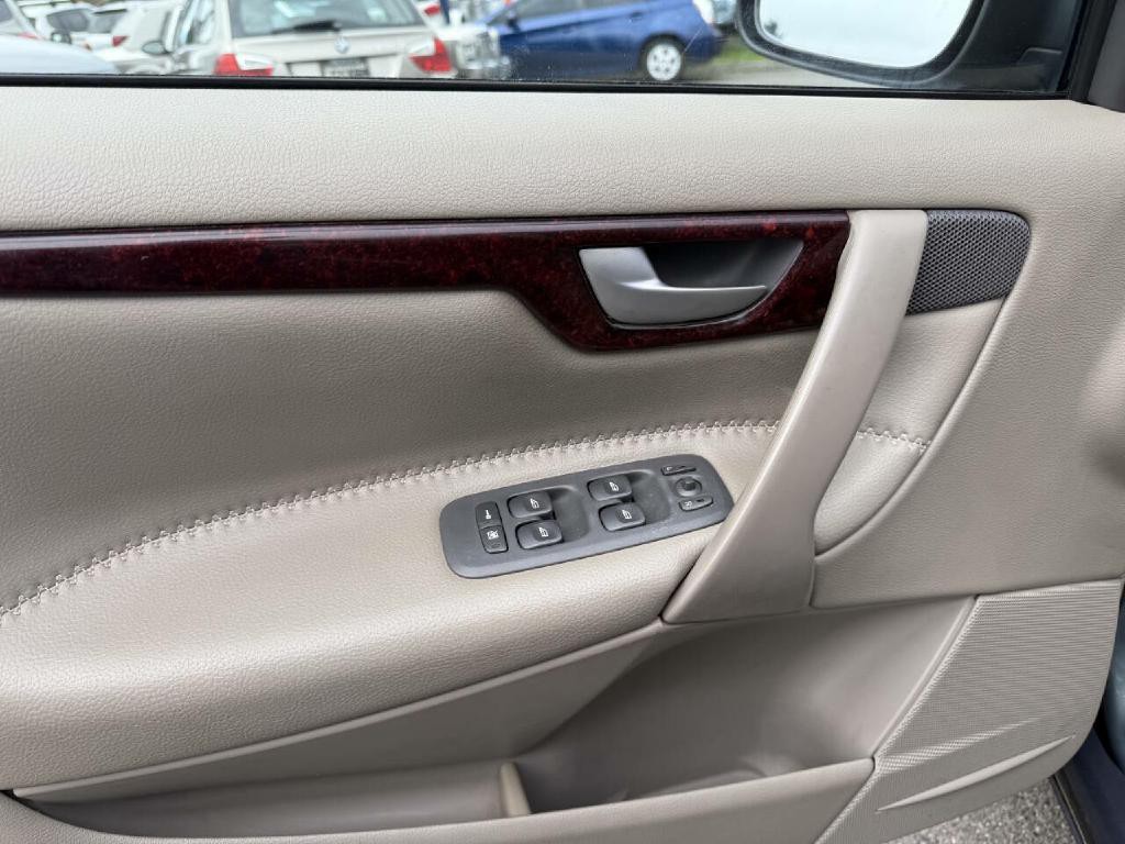 2003 Volvo XC70 Image 14