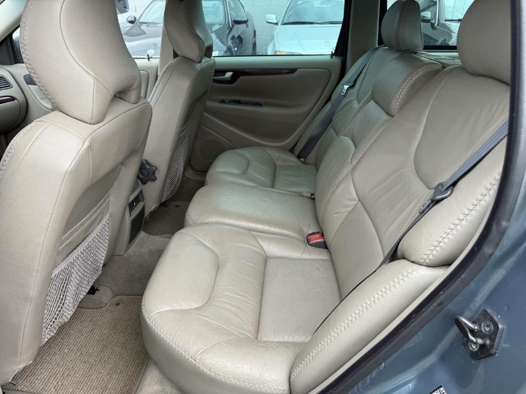 2003 Volvo XC70 Image 18