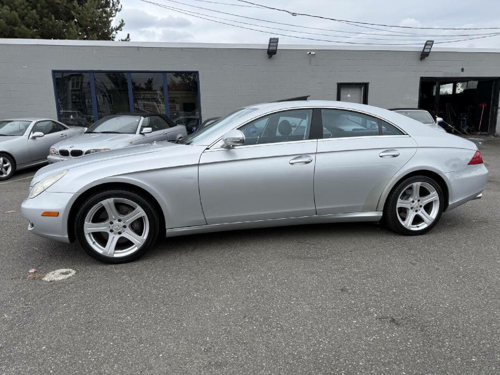 2006 Mercedes-Benz CLS-Class Image 2