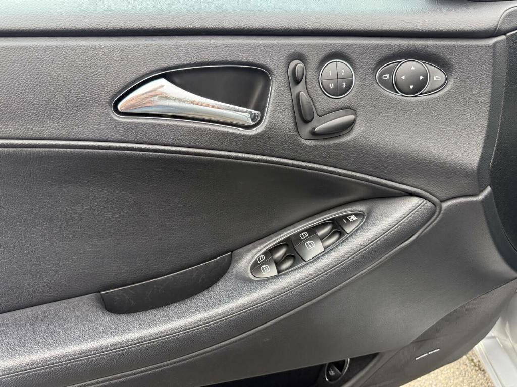 2006 Mercedes-Benz CLS-Class Image 24