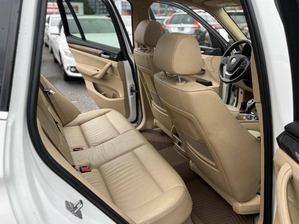 2011 BMW X3 Image 25