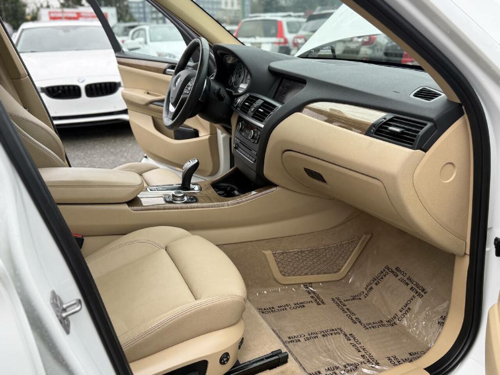 2011 BMW X3 Image 28