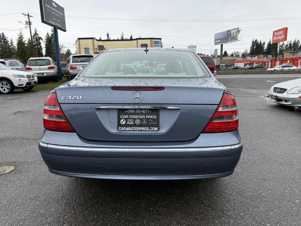 2003 Mercedes-Benz E-Class Image 9