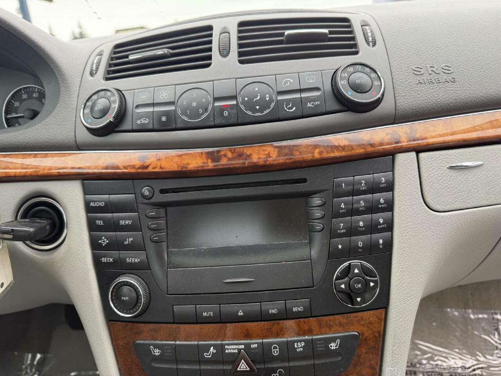 2003 Mercedes-Benz E-Class Image 19
