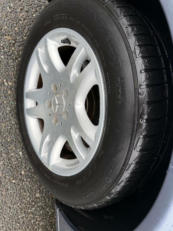 2003 Mercedes-Benz E-Class Image 21