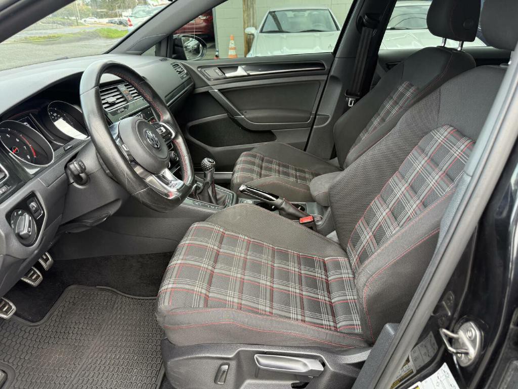 2016 Volkswagen GTI Image 11