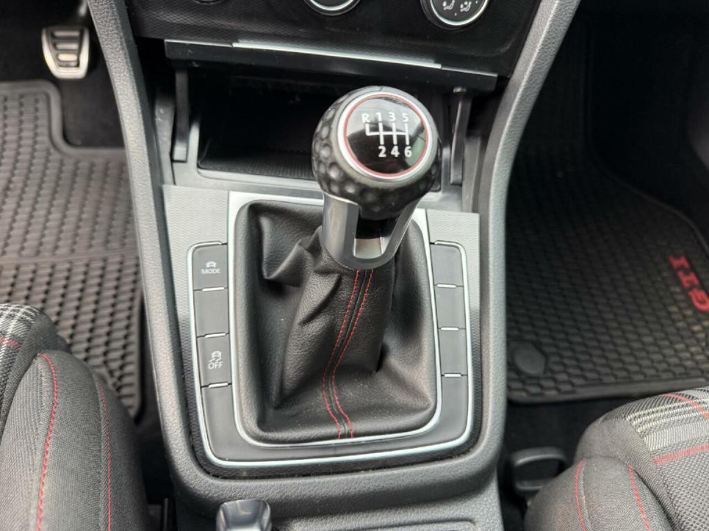 2016 Volkswagen GTI Image 15