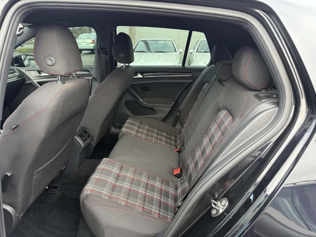 2016 Volkswagen GTI Image 19