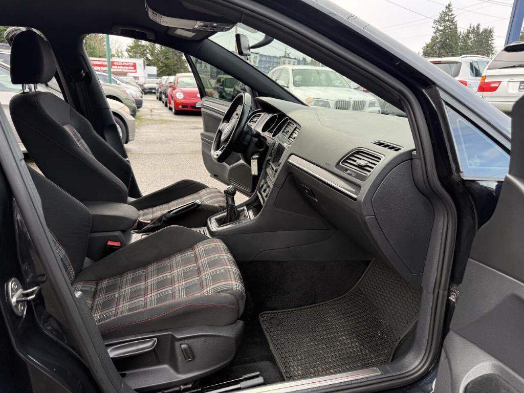 2016 Volkswagen GTI Image 22