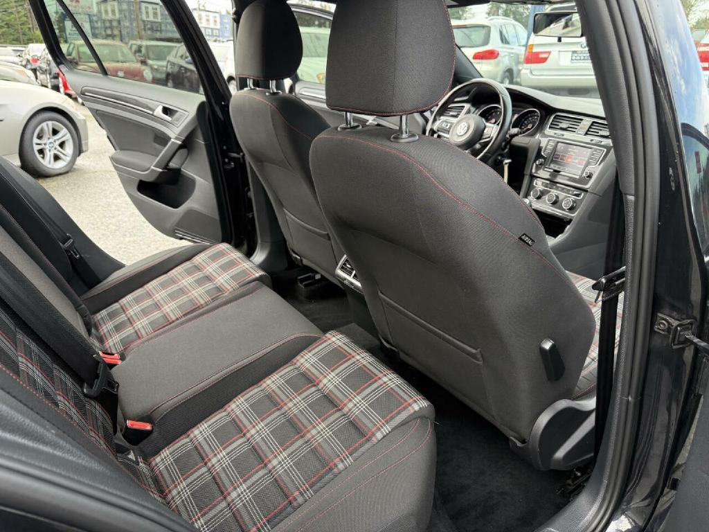 2016 Volkswagen GTI Image 23