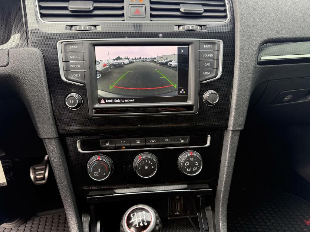 2016 Volkswagen GTI Image 25