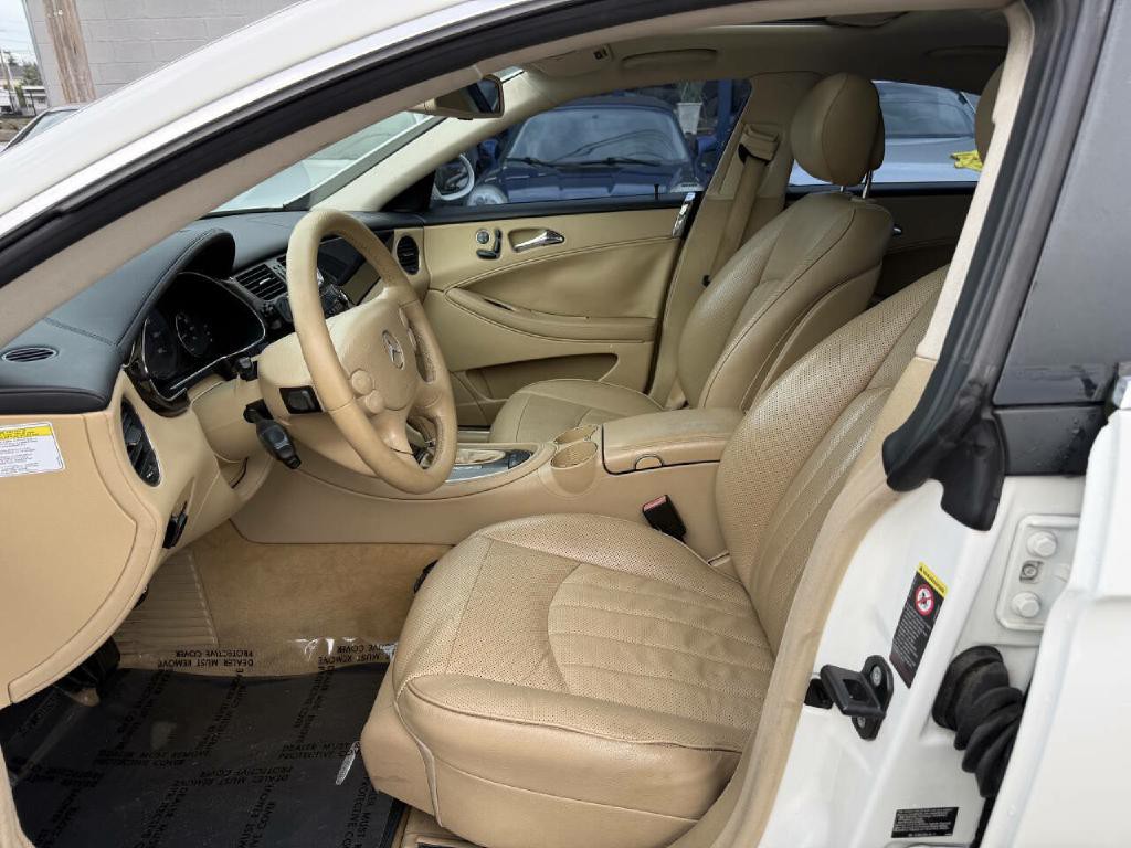 2006 Mercedes-Benz CLS-Class Image 11